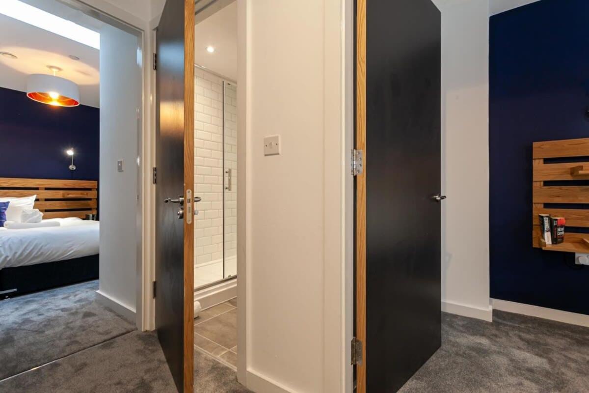 Superb 2 Bed Flat 5Min To Old Trafford Stadium Manchester Esterno foto